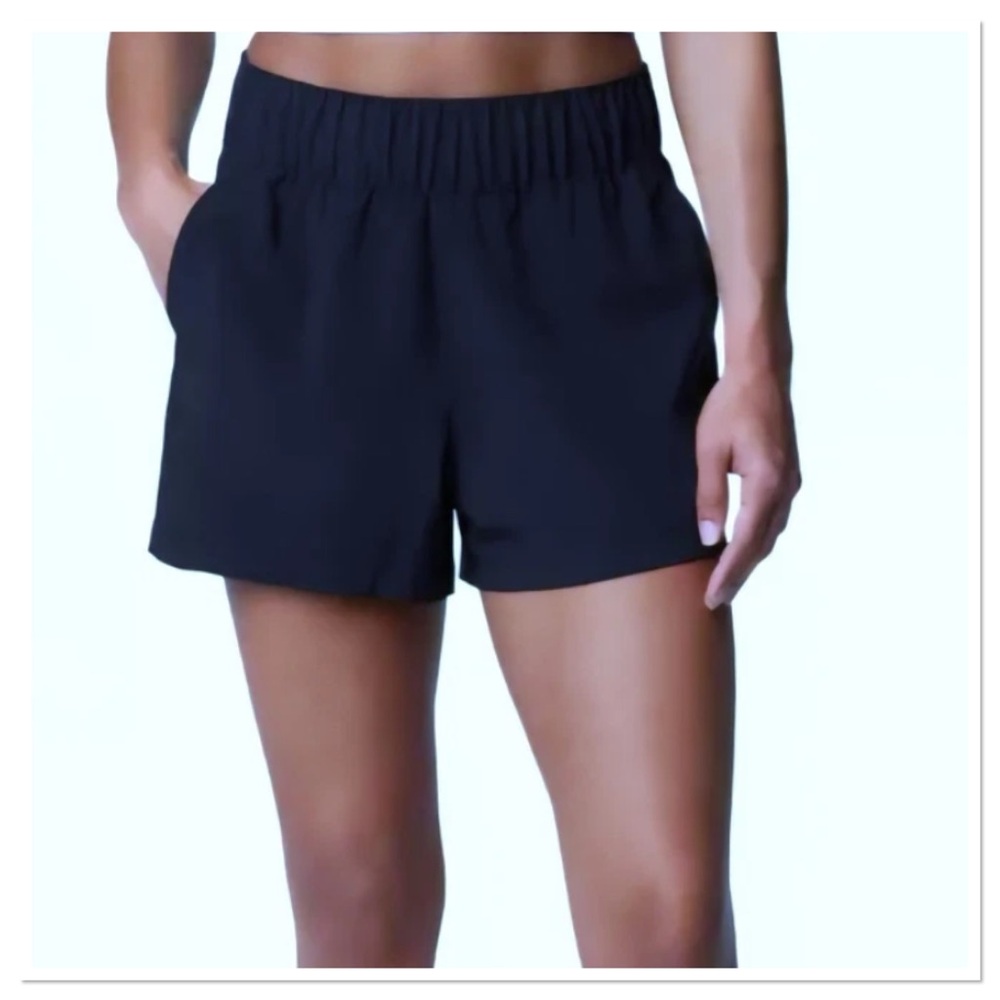 Columbia Women's Omni-Shield Bogata Bay Black Athletic Shorts 2.0